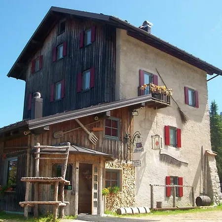 Rifugio Dosso Larici Hotel 2*