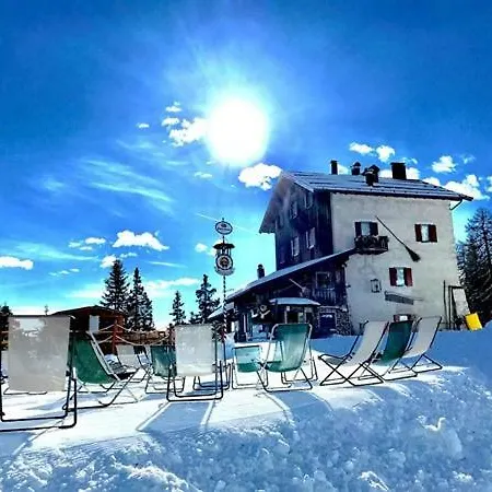Rifugio Dosso Larici Fai della Paganella